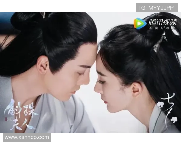 内娱女明星与足球明星的甜蜜互动背后揭示的爱情与事业的双重挑战 内娱女明星与足球明星的甜蜜互动背后揭示的爱情与事业的双重挑战